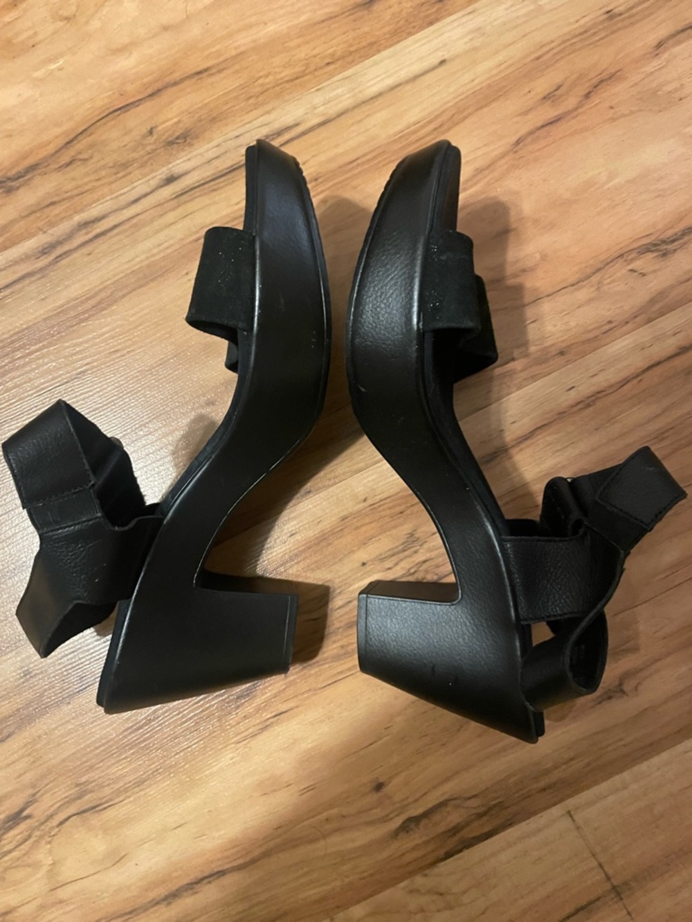 Munro Black Sculpted Block Heel Sandals
